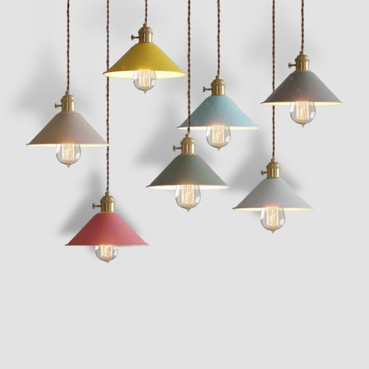 Minimalistisk taklampa för lantgård
