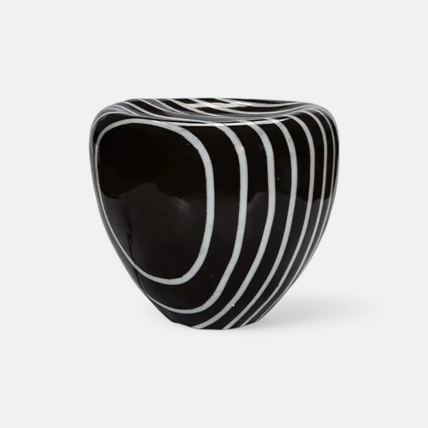 LUXELY creative stone imitation garden light with black glossy finish and white curved stripes, ideal for modern outdoor decor.