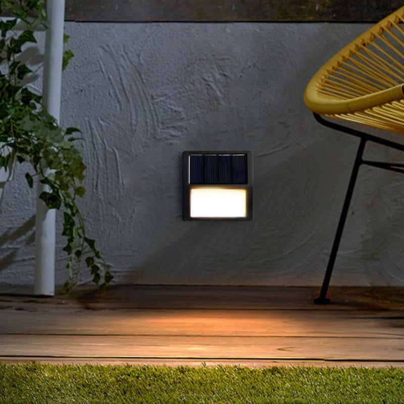 Lumière solaire pour l'escalier de la cour