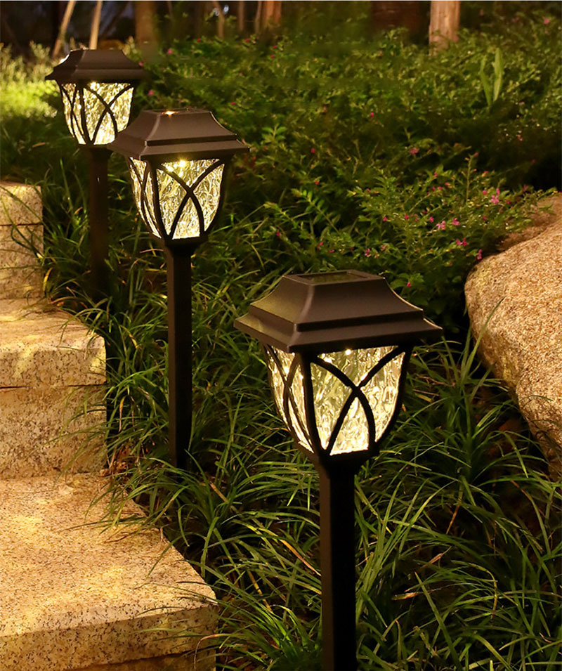 Imperial Garden Solar Light
