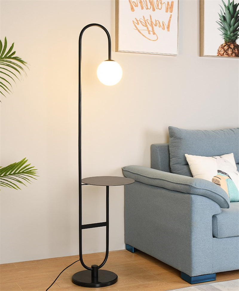 Lampadaire moderne nordique avec table ronde