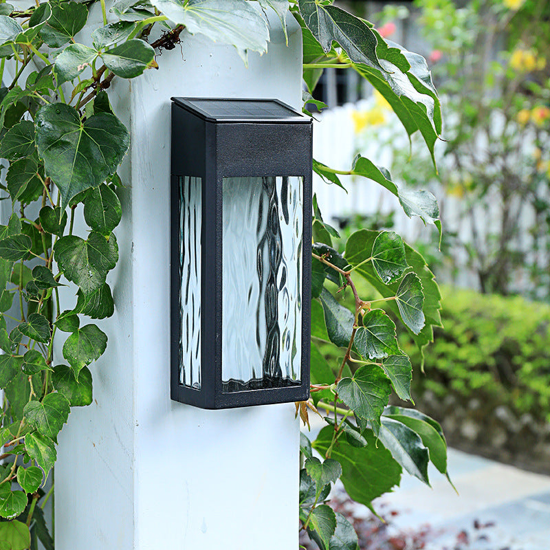 Utomhusvägglampa med solceller