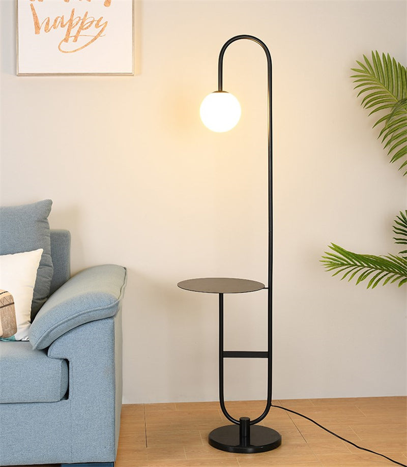 Lampadaire moderne nordique avec table ronde
