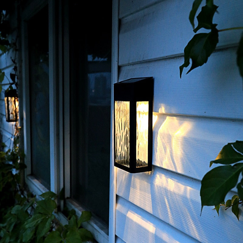 Utomhusvägglampa med solceller