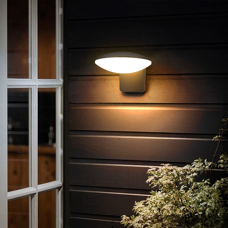 VZN Solar Wall Light