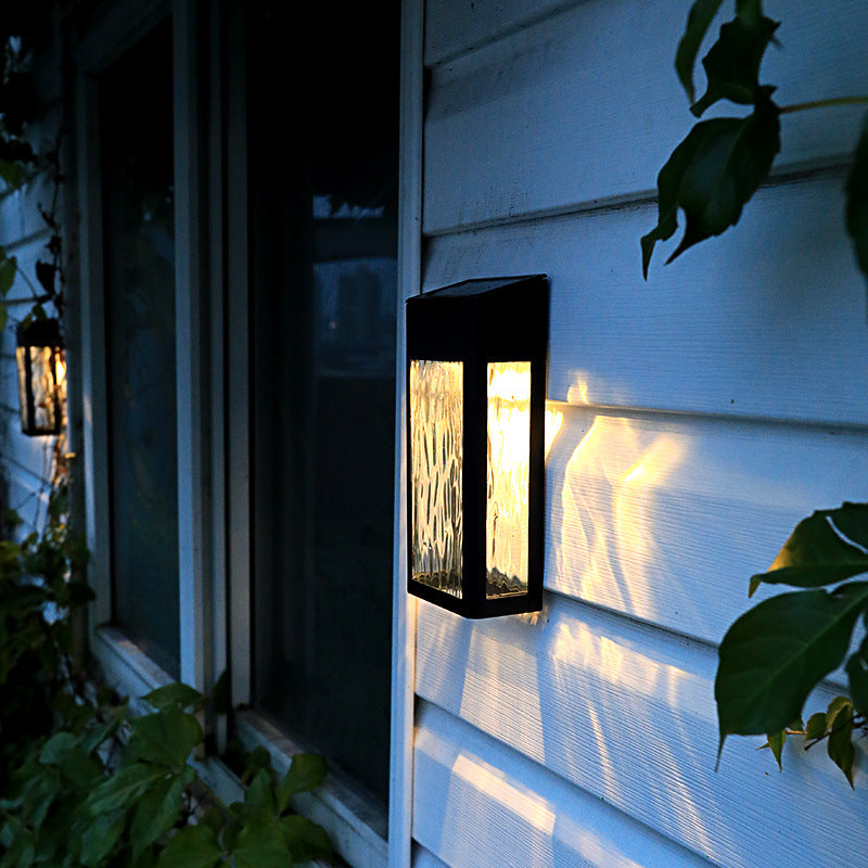Utomhusvägglampa med solceller