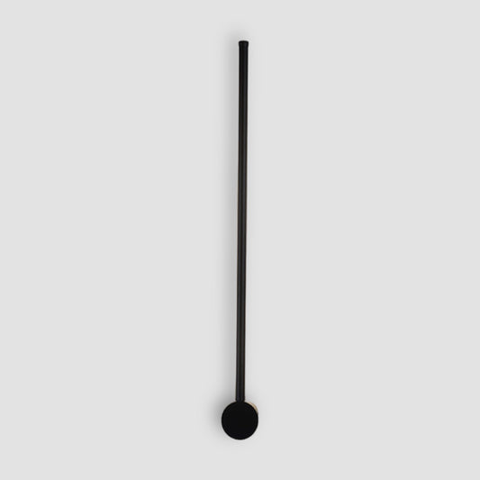 Lyxigt minimalistisk vägglampa i stavform