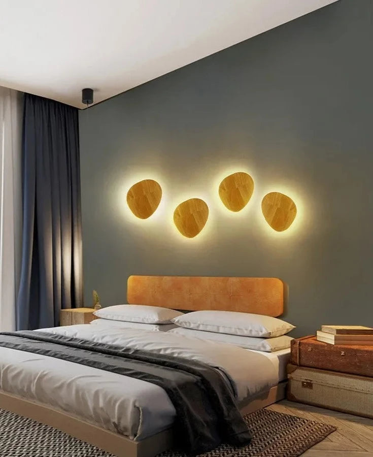 Modern wooden wall lamp