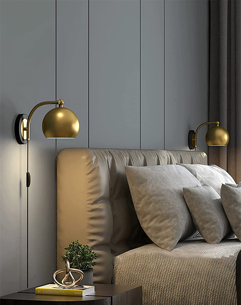 Vintage vägglampa med stickkontakt