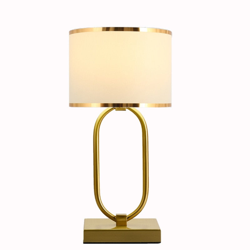 Postmodern gyllene lampa