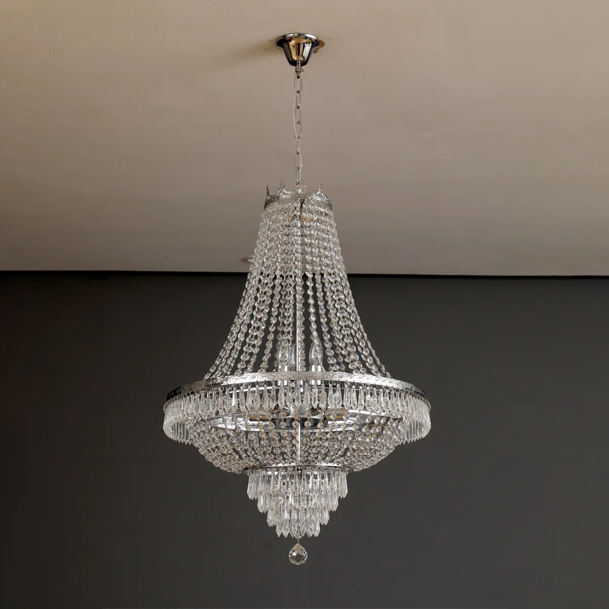 Lampadario di cristallo di grandi dimensioni per soffitti alti