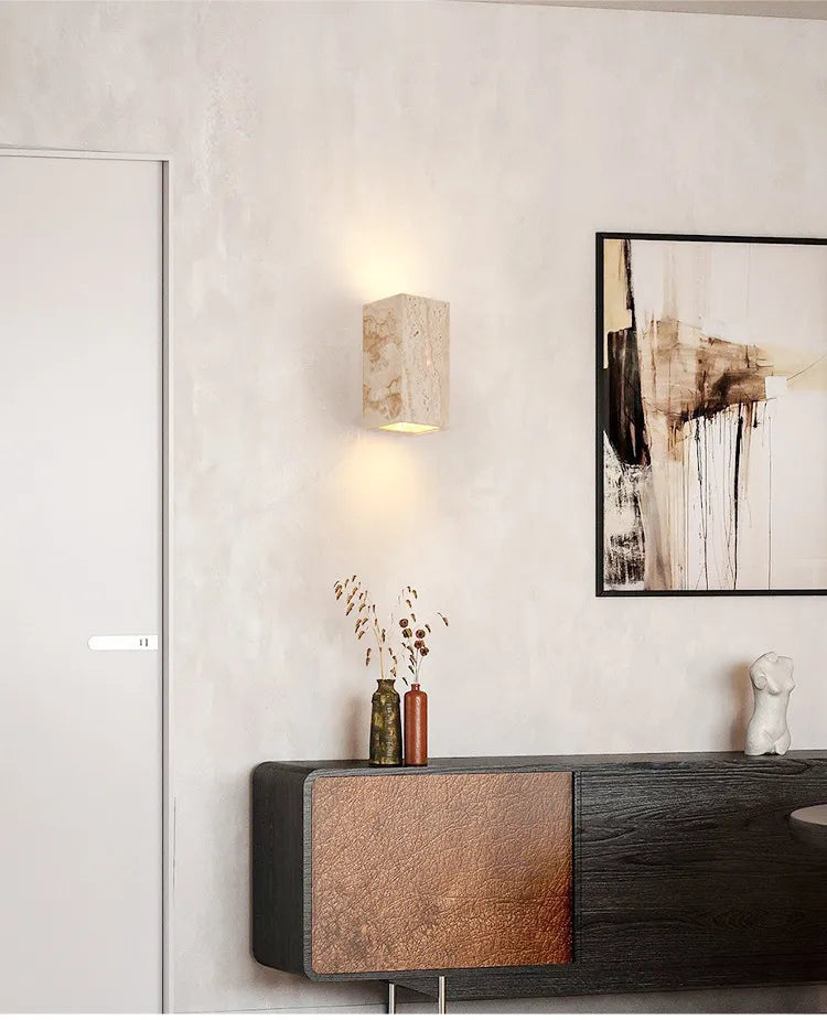 Wandlamp van gele steen