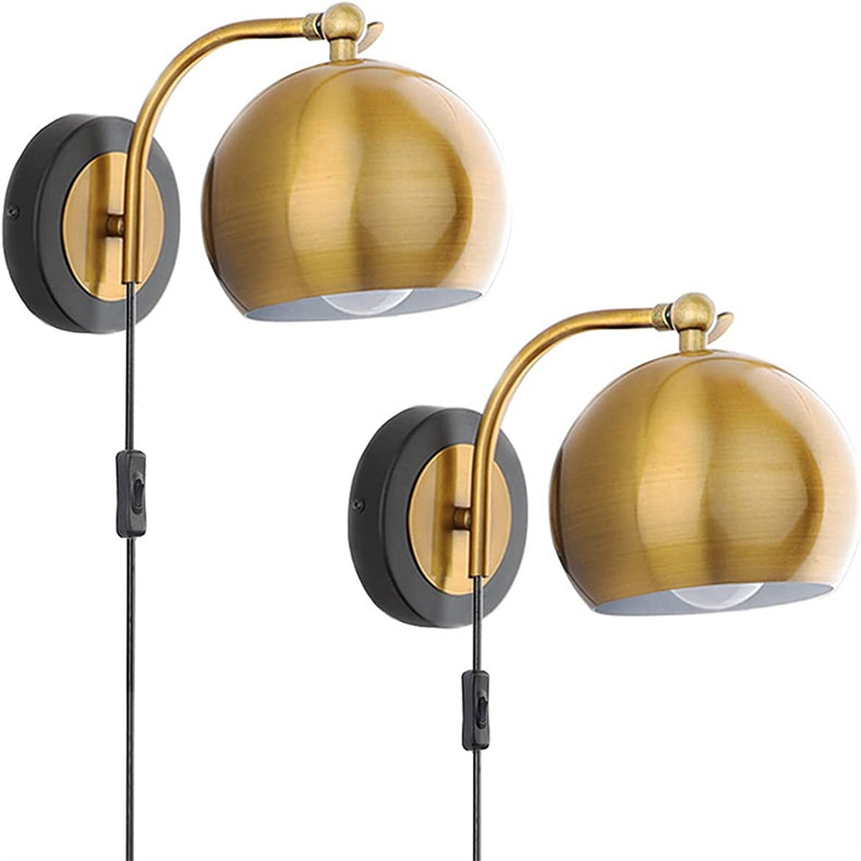 Vintage vägglampa med stickkontakt