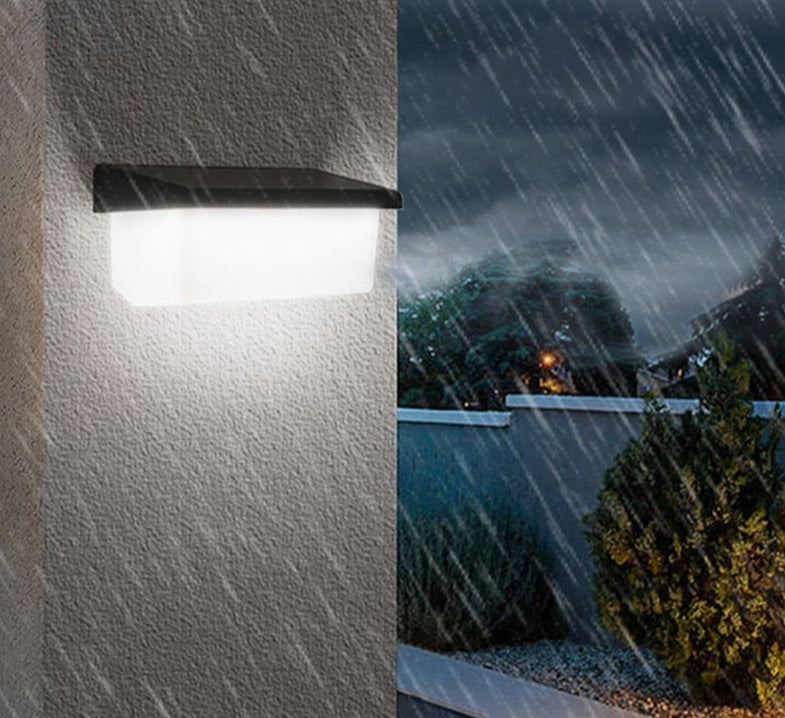 LUX Solar Wall Light
