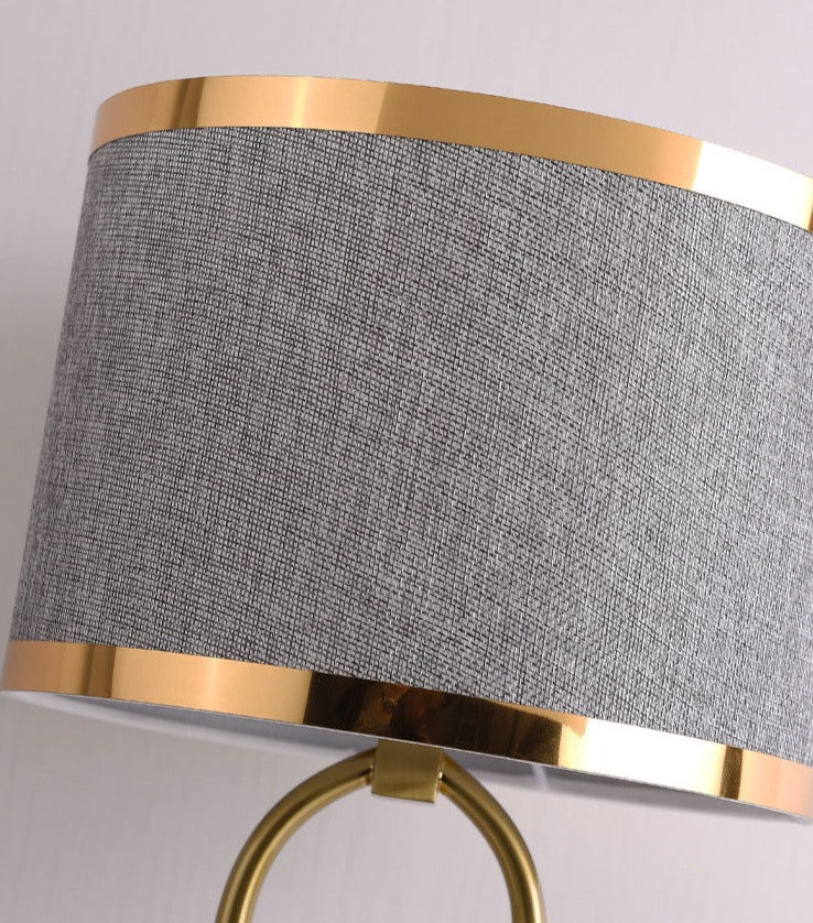 Postmodern gyllene lampa