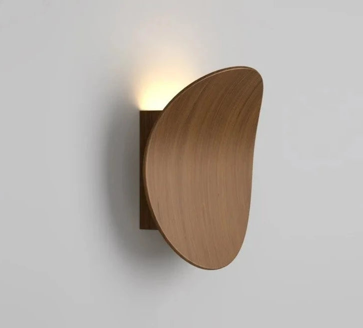 Modern wooden wall lamp