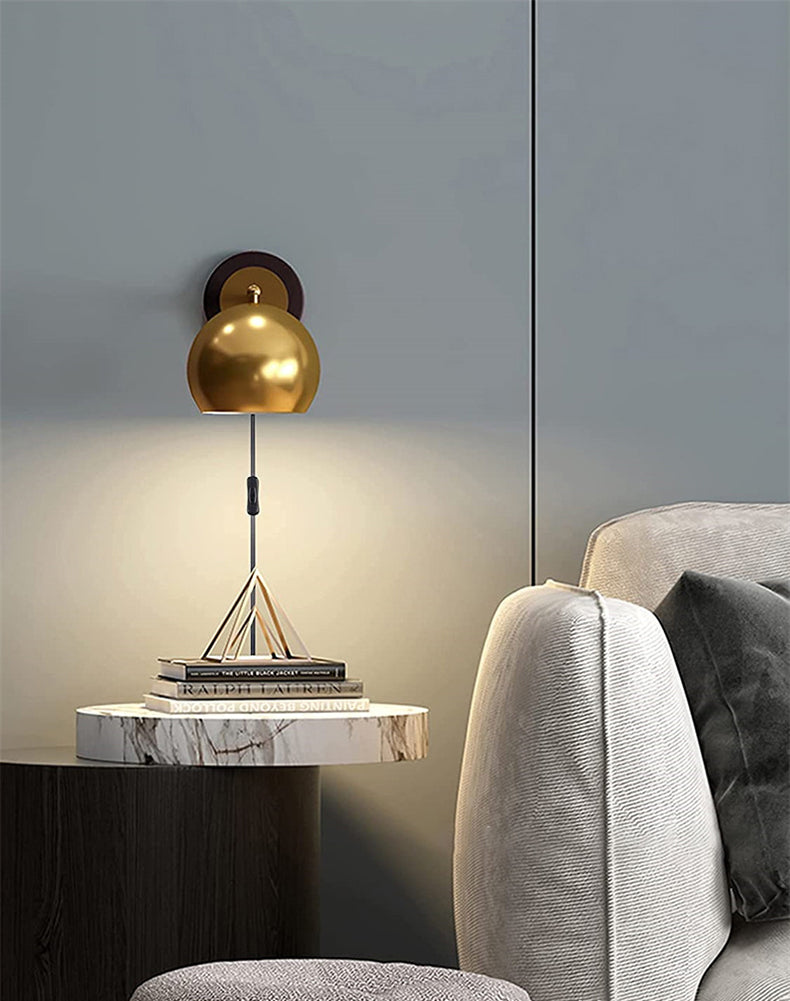 Vintage vägglampa med stickkontakt
