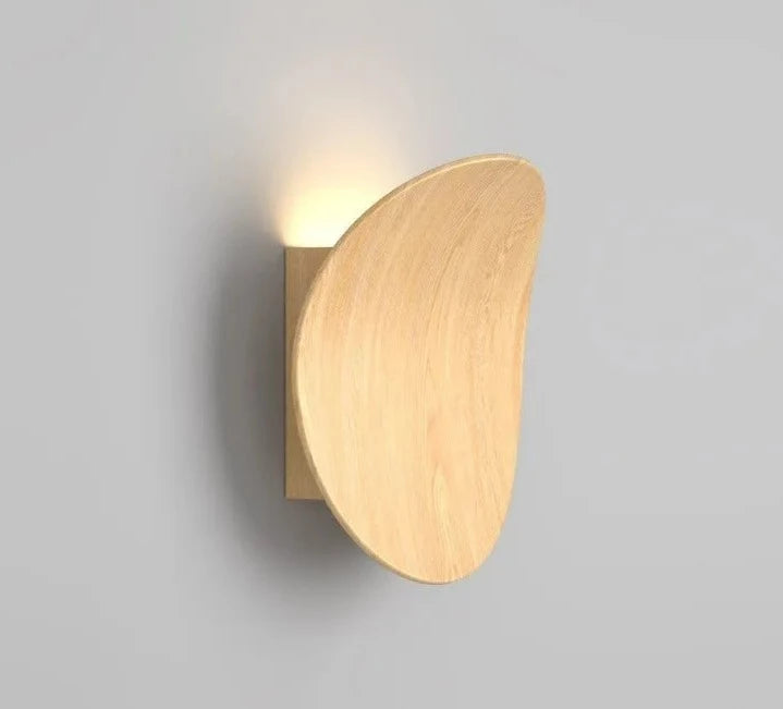 Modern wooden wall lamp