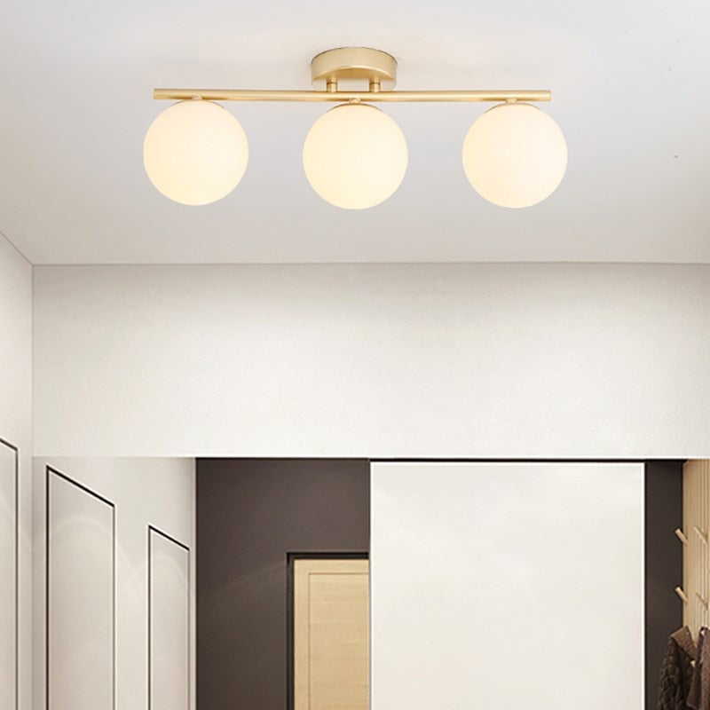 Scandinavische gouden plafondlamp met witte gloeilampen
