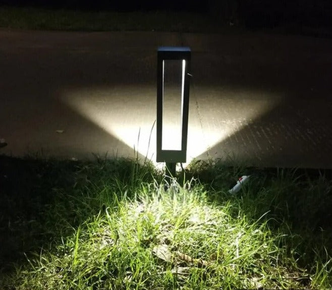 Lampe étanche pour pelouse