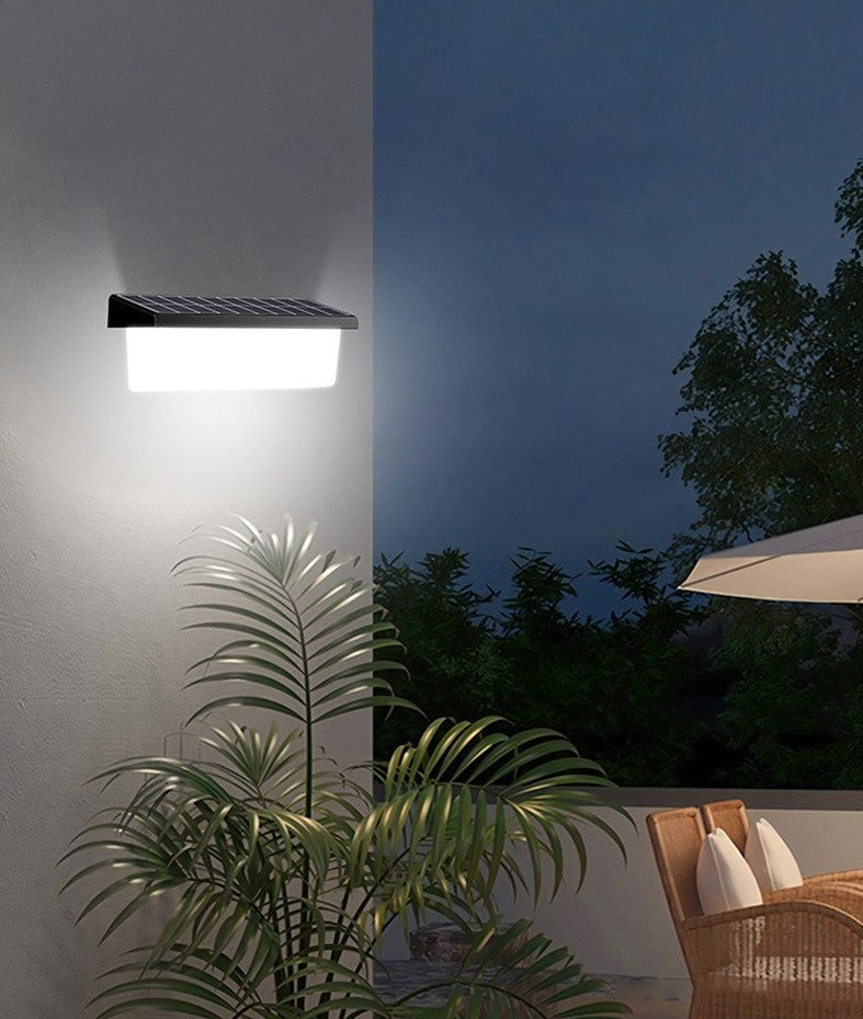 LUX Solar Wall Light
