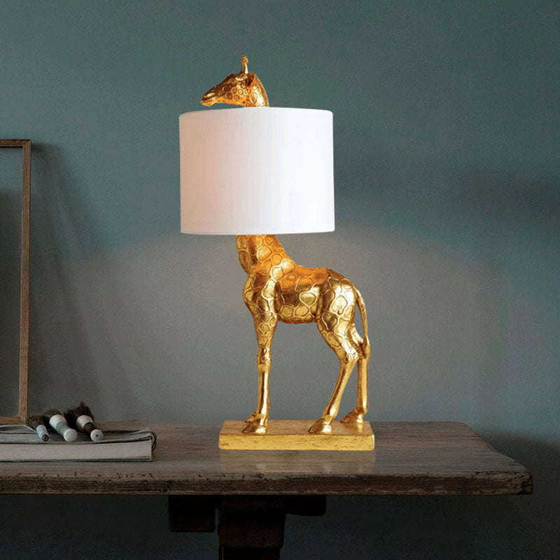 Bordslampa med giraffdesign