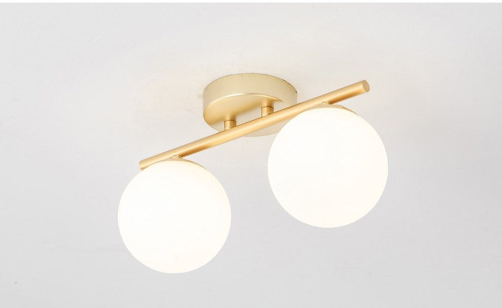 Scandinavische gouden plafondlamp met witte gloeilampen