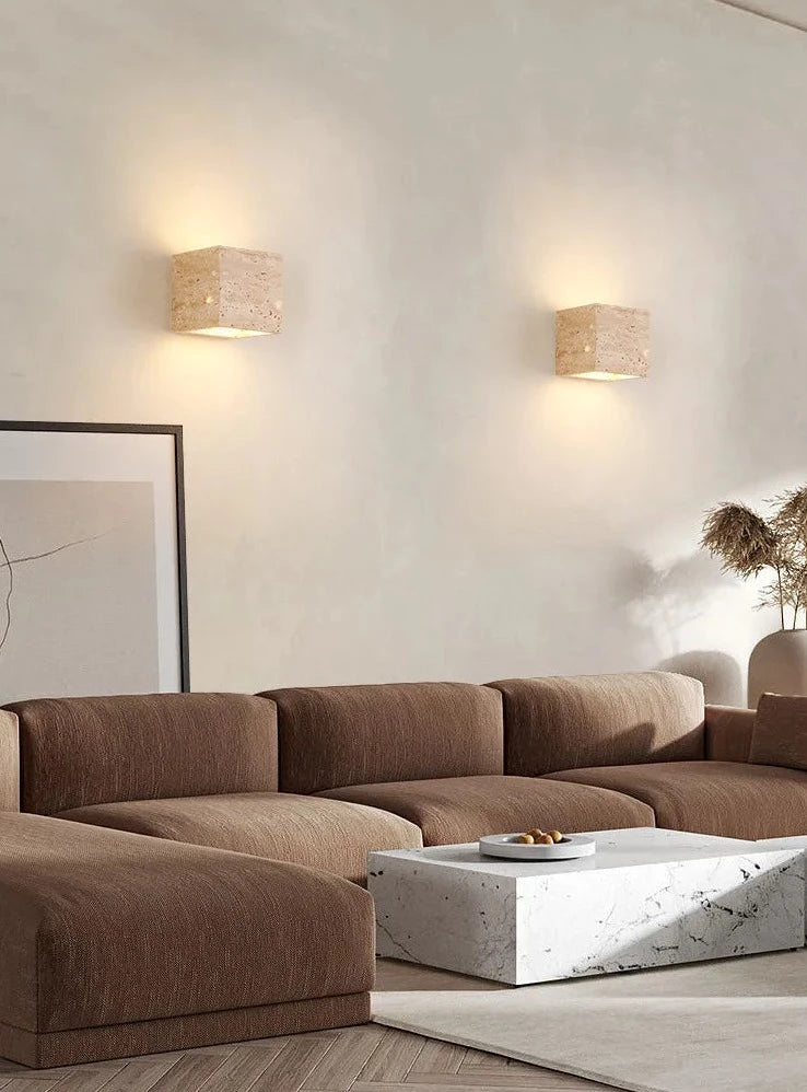 Wandlamp van gele steen