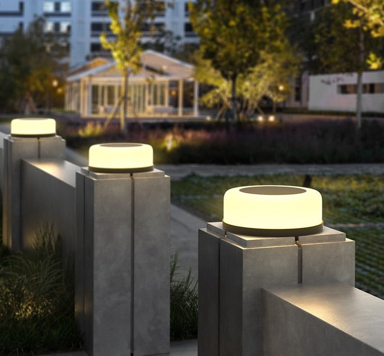 VZN Round Solar Light