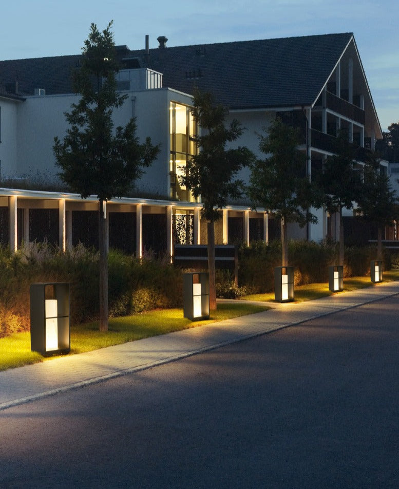 Premium Yard Lamp