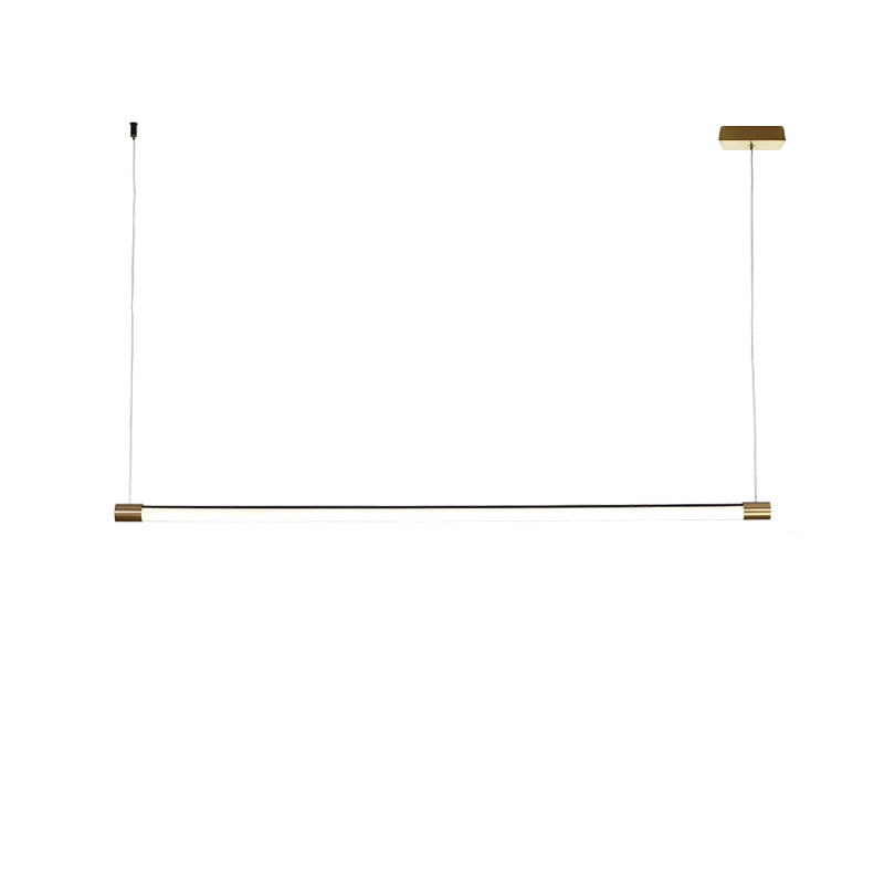 Minimalistische staafvormige hanglamp met gouden afwerking