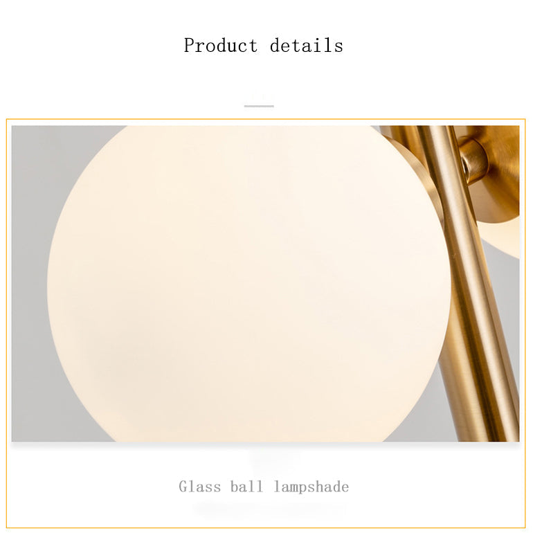 Nordisk minimalistisk golvlampa i guldfinish