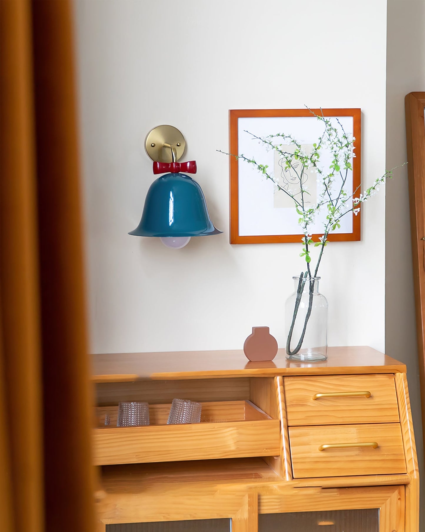 Lampe murale en forme de cloche