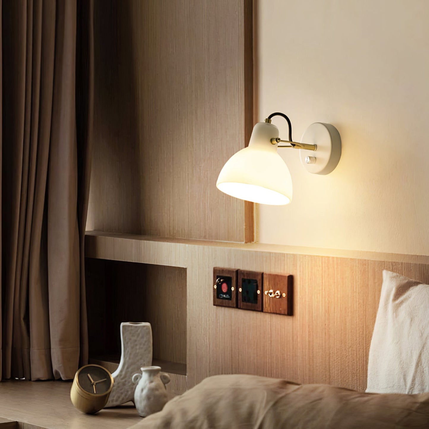 Lampe murale blanche
