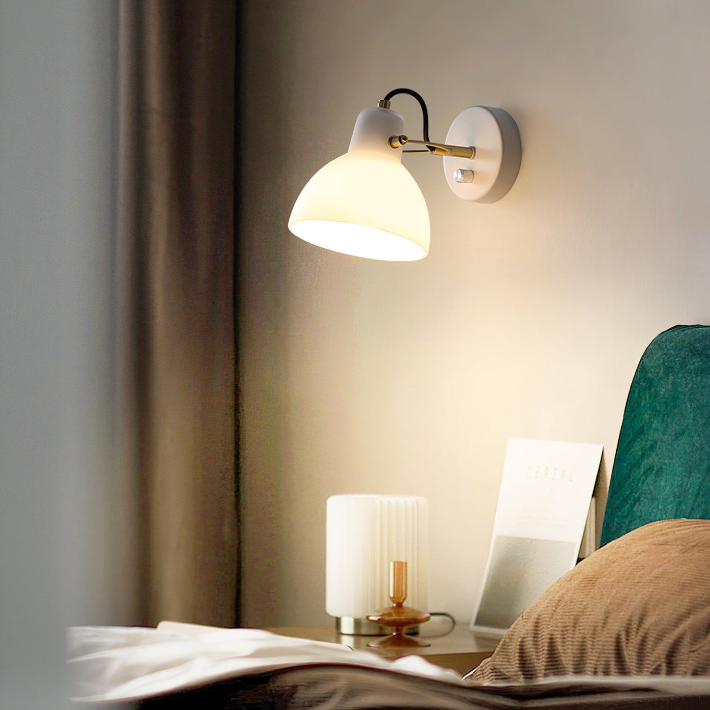 Lampe murale blanche