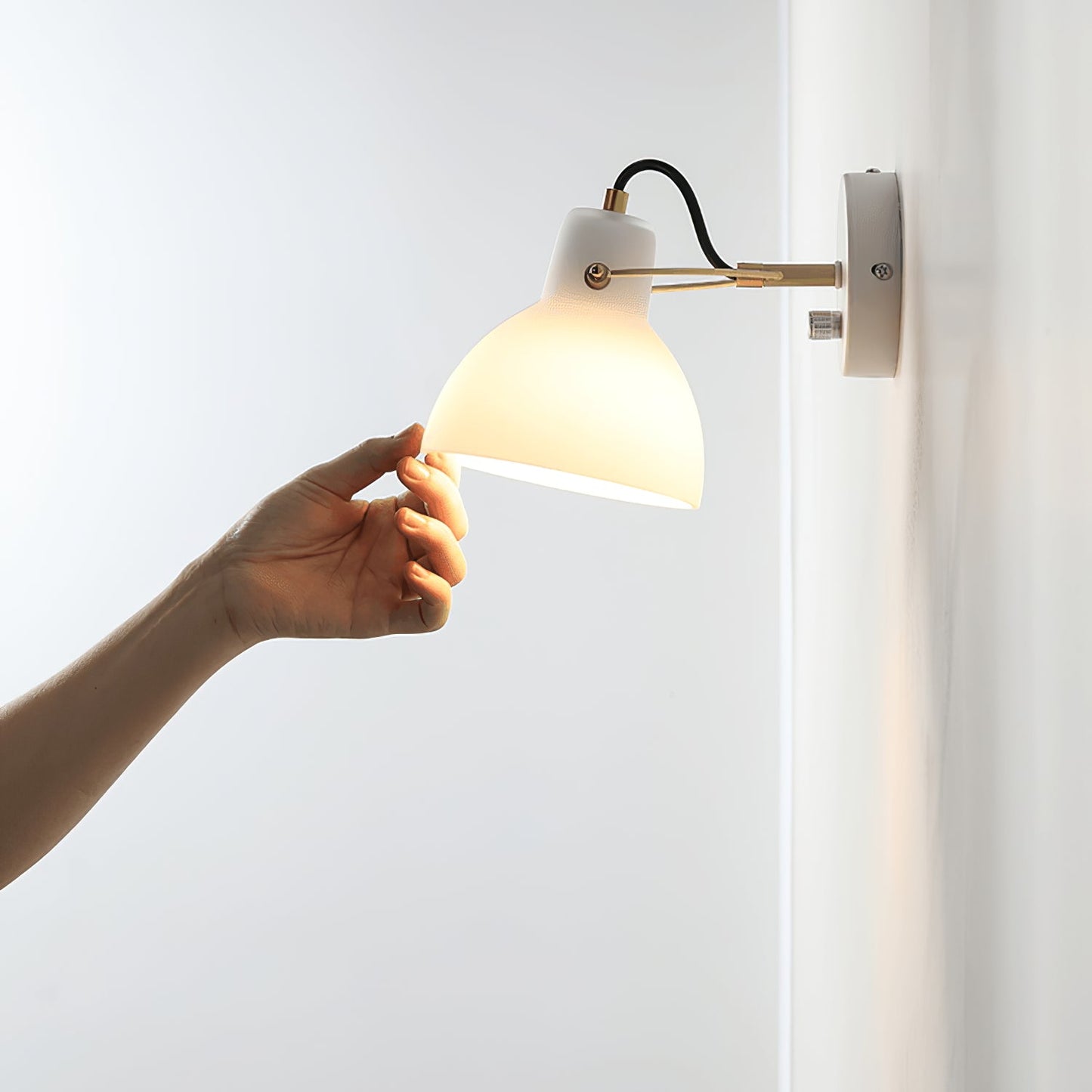 Lampe murale blanche