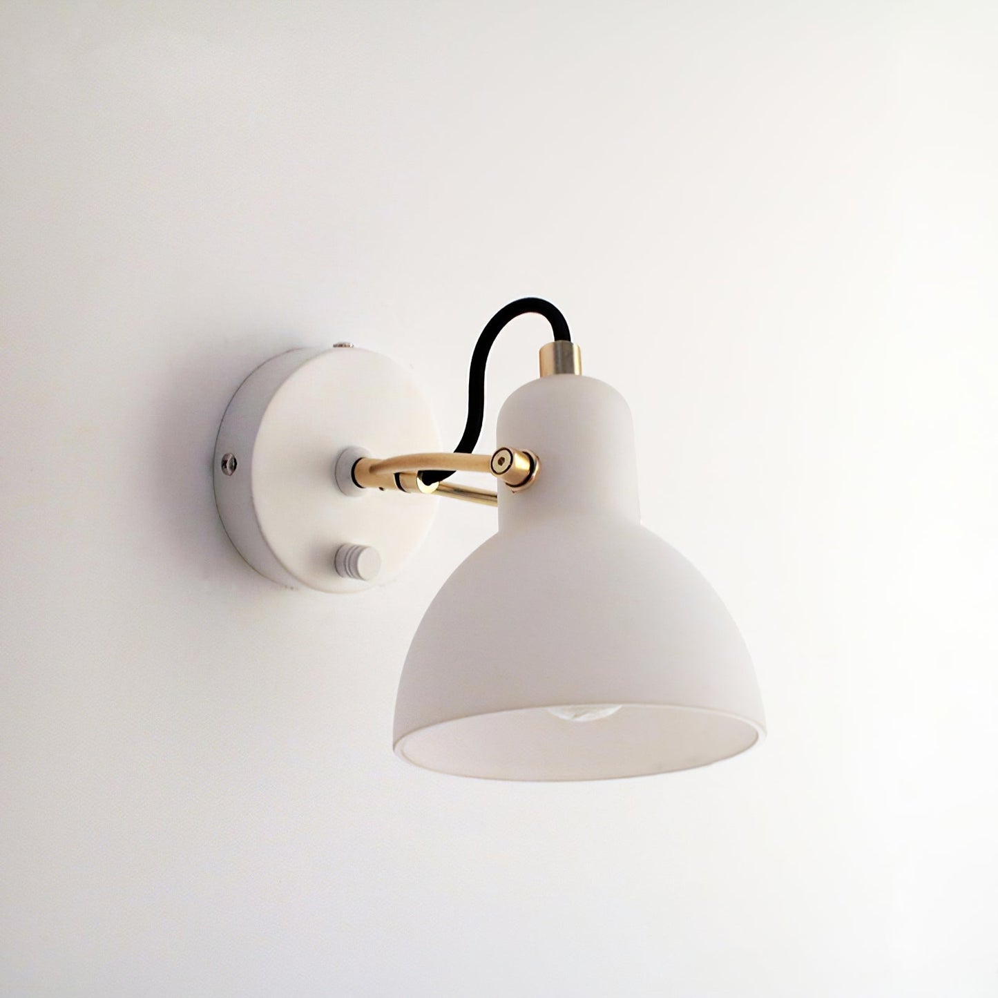 Lampe murale blanche