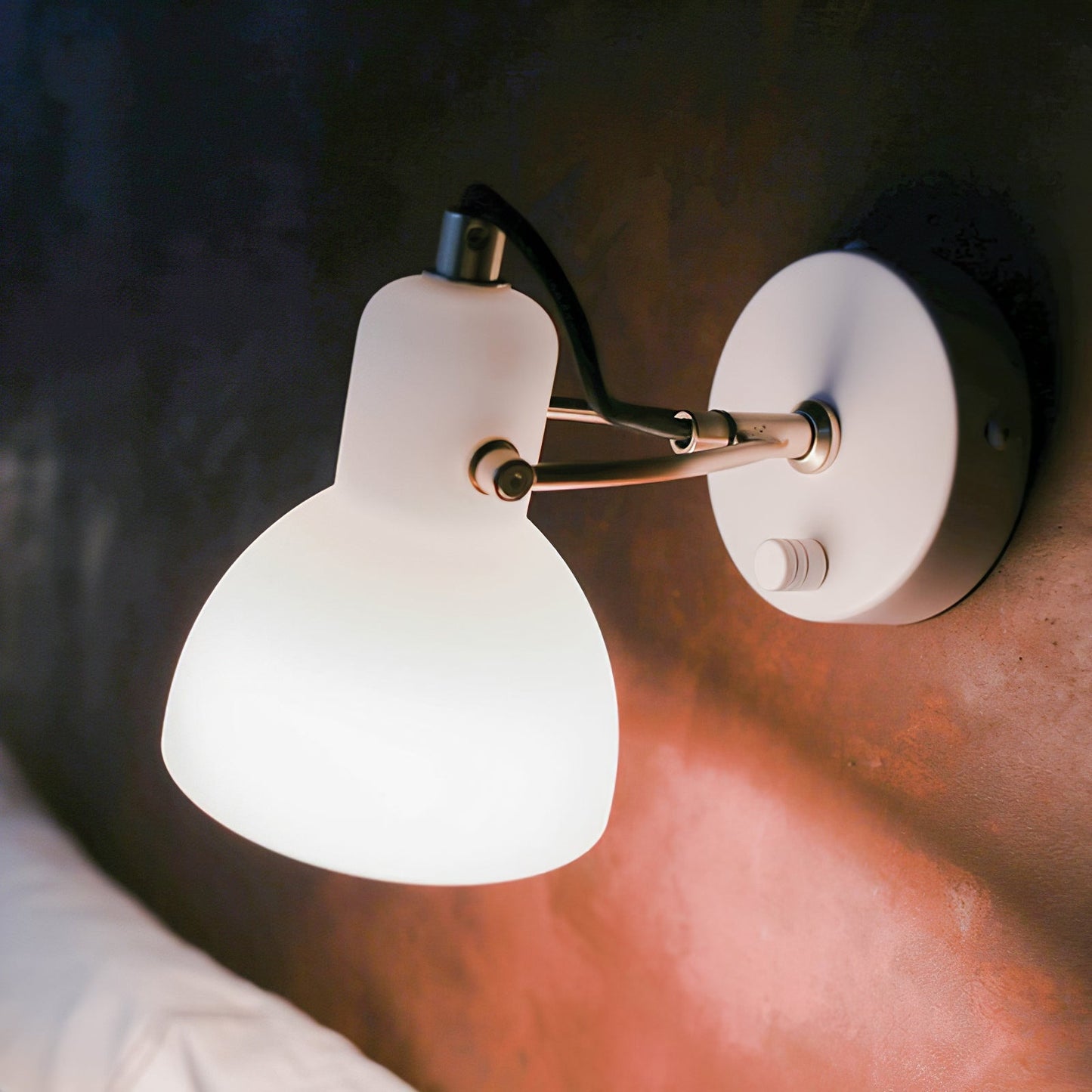 Lampe murale blanche