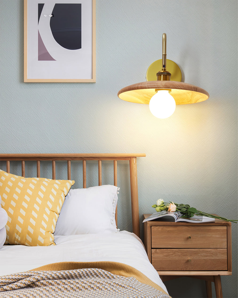 Verstellbare Wandleuchte für das Bett
