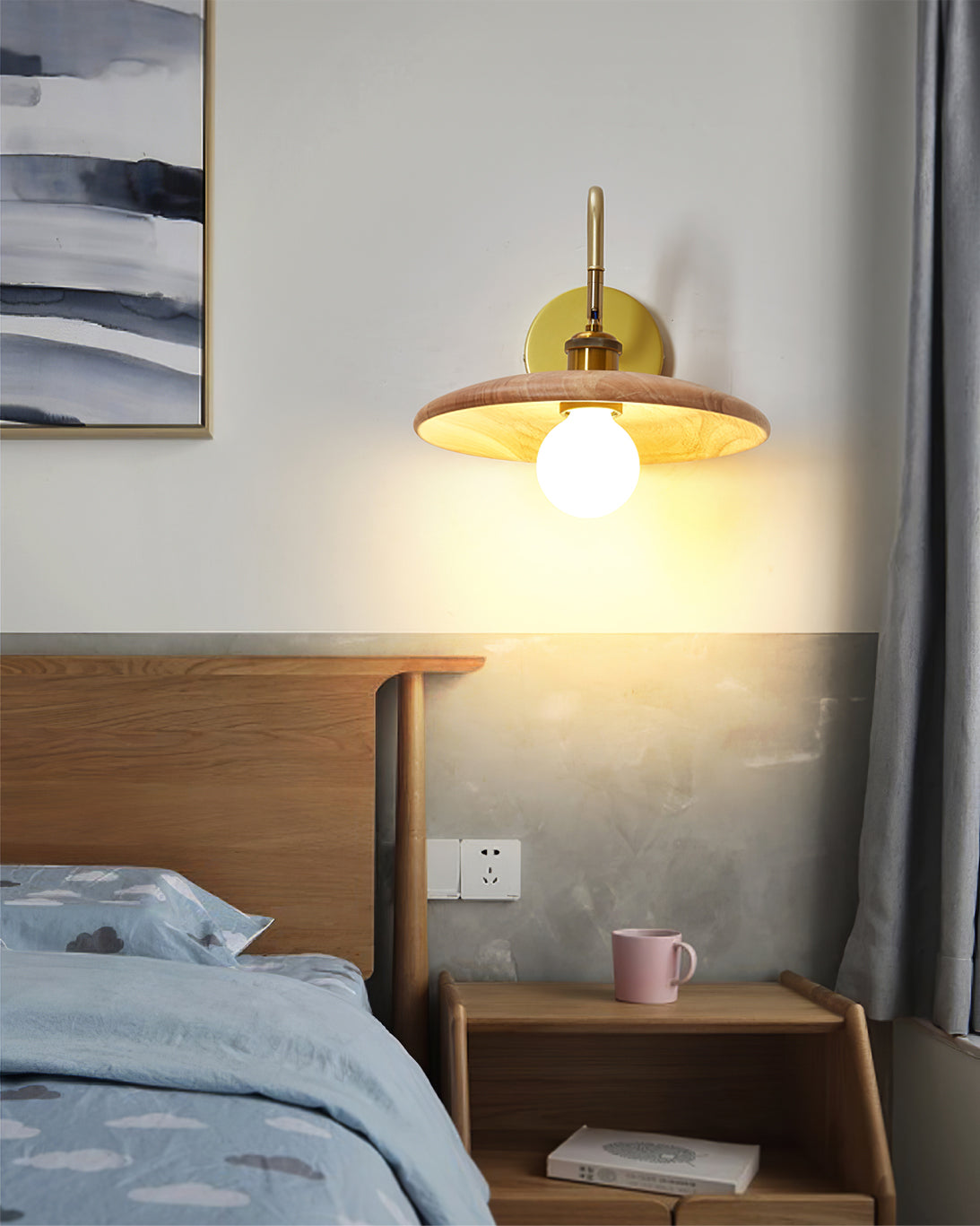Verstellbare Wandleuchte für das Bett