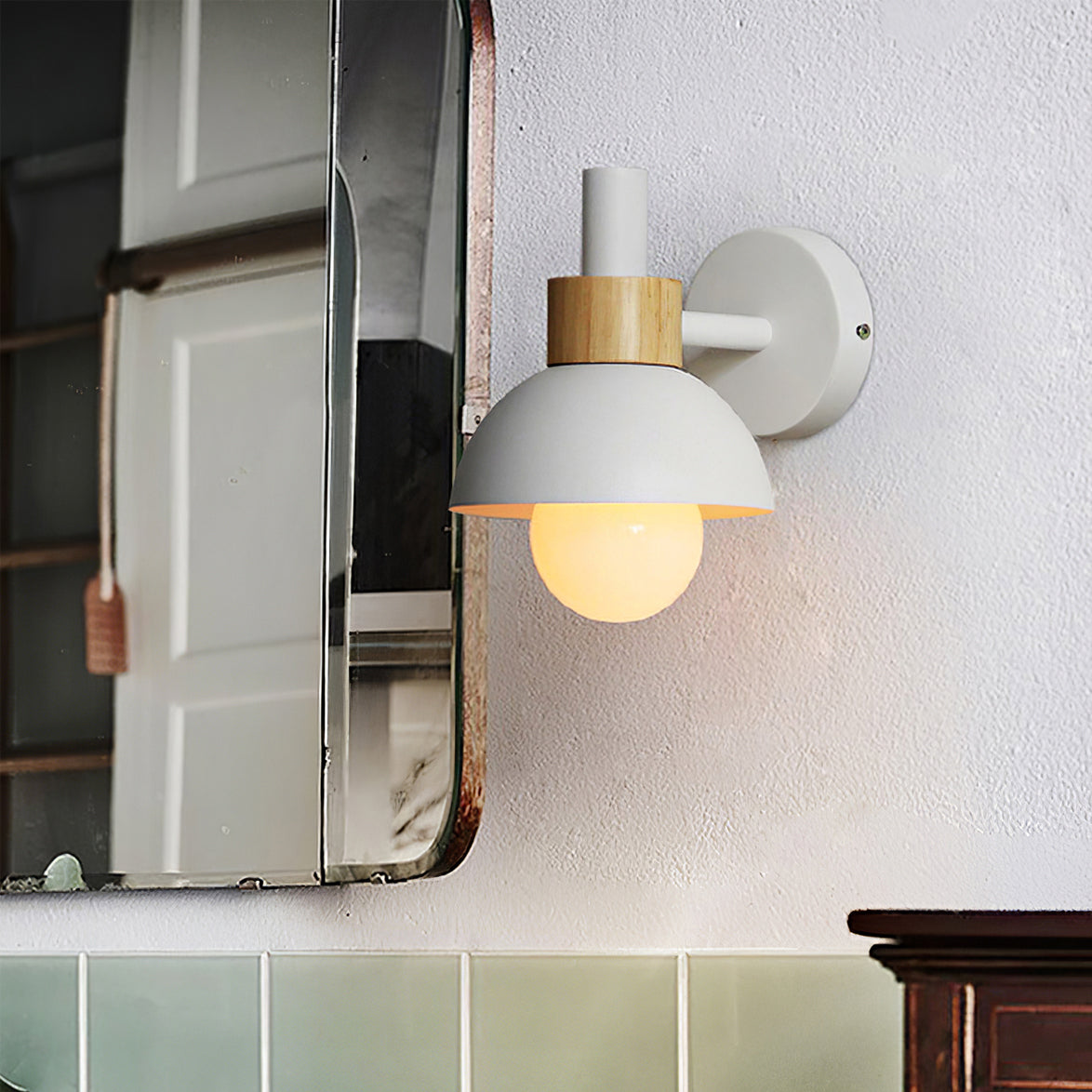 Lampe murale minimaliste en bois