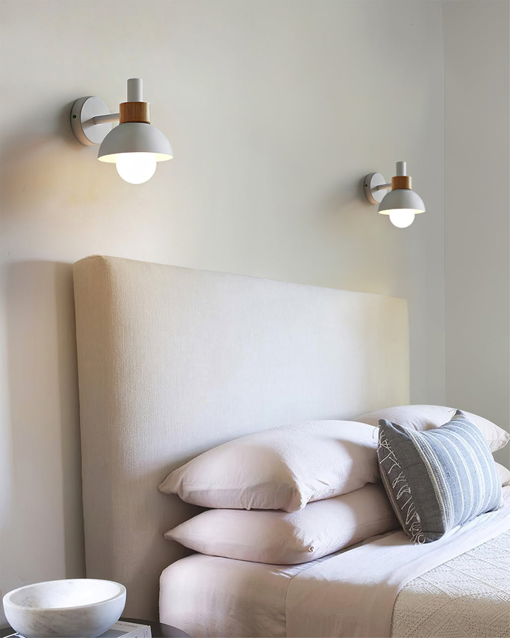Lampe murale minimaliste en bois