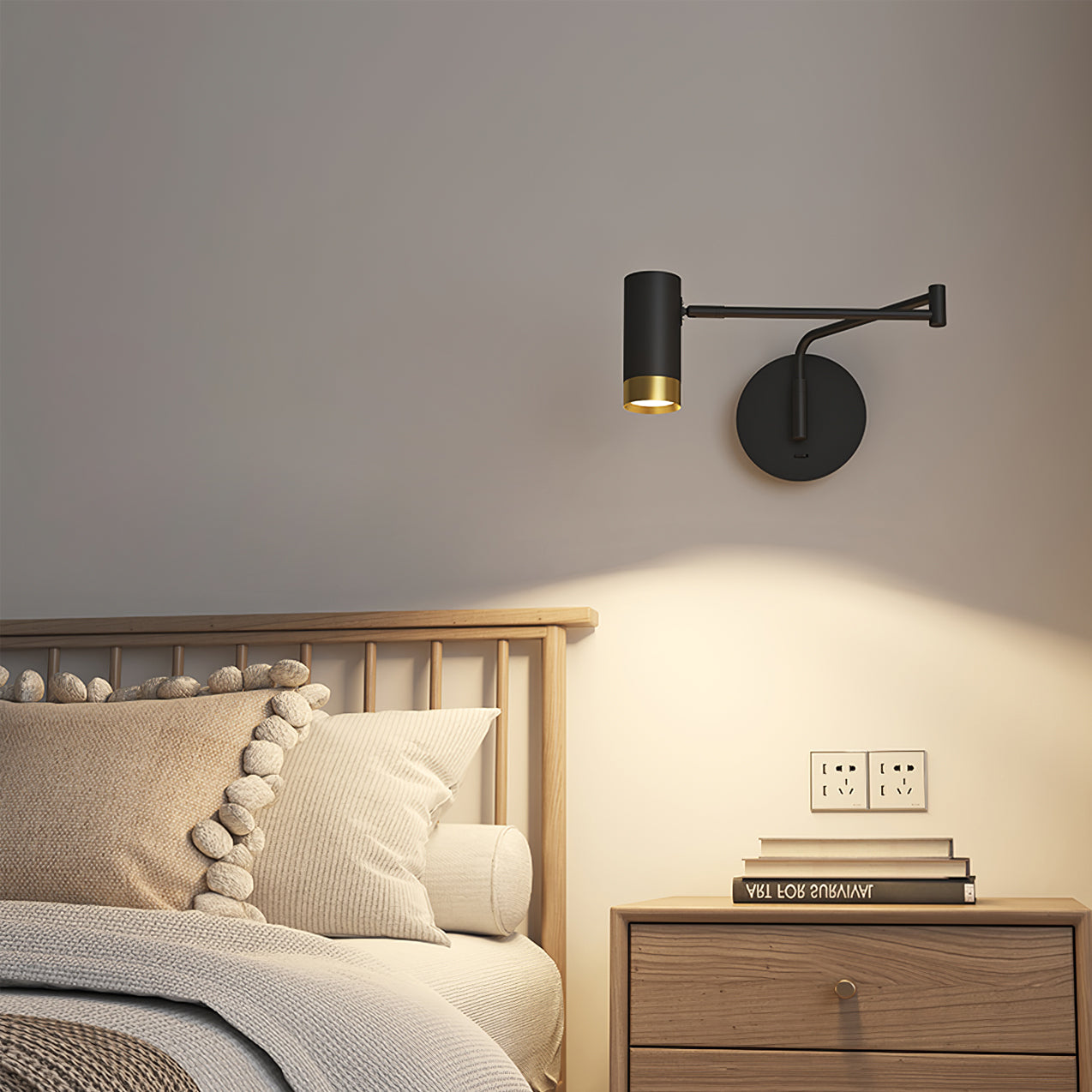 Justerbar vägglampa med arm