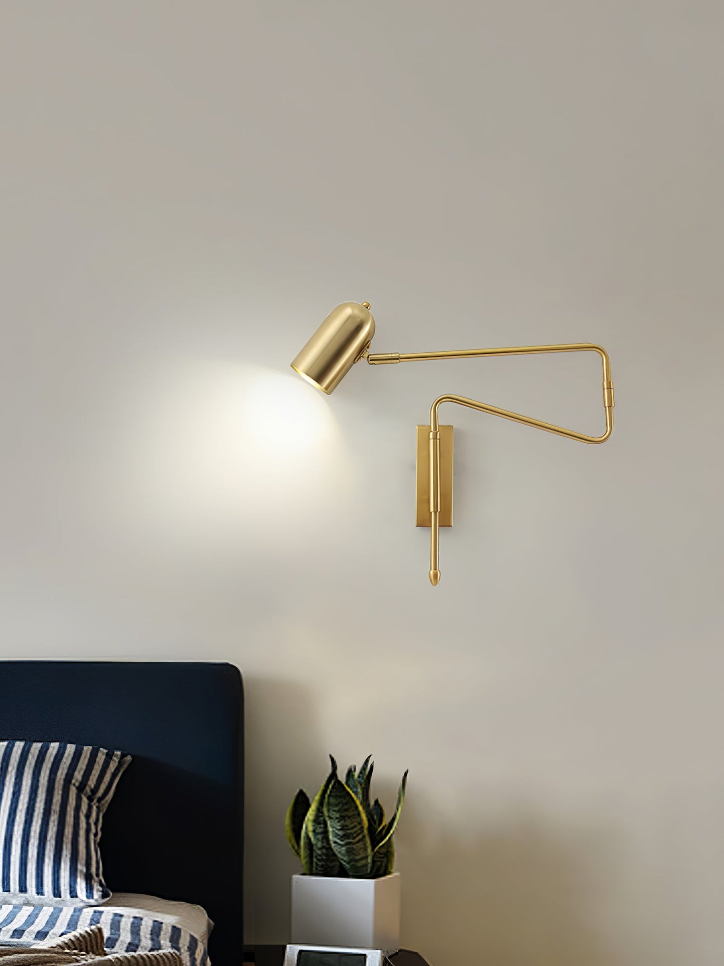 Wandleuchte mit drehbarem Arm