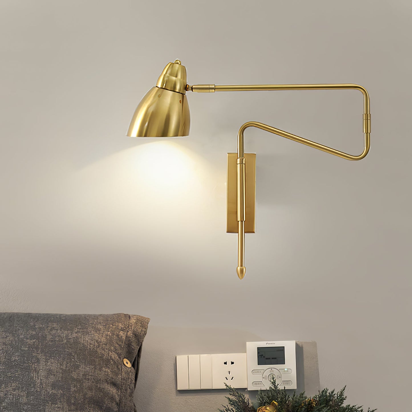 Wandleuchte mit drehbarem Arm