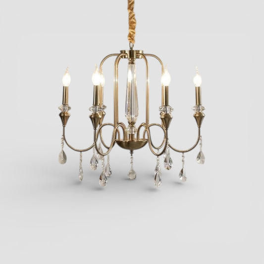 Lampadario di cristallo in stile dorato