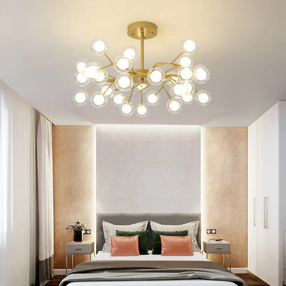 Scandinavische kroonluchter in zwart goud voor restaurants en bars