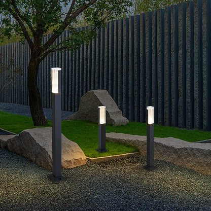 Pillar garden outdoor light