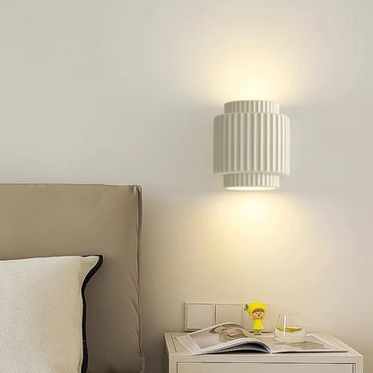 Skandinavisk randig minimalistisk lampa