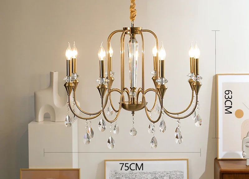 Chandelier en cristal et laiton de style palais